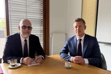 Kelemen Hunor garanciát adott Magyar Péternek arra, hogy az RMDSZ a jövőben tartózkodni fog a magyar pártpolitikai küzdelembe való beavatkozástól (Fotó: Péter Magyar/Facebook)