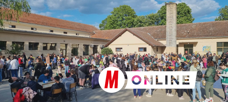 Közösségi programok az iskola udvarában (Kancsár Izabella felvétele)