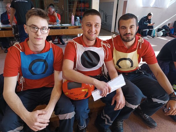 A Boszniából érkezett tűzoltócsapat egy része