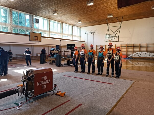 Az oromi hölgyek izgatottan várják az eredményt