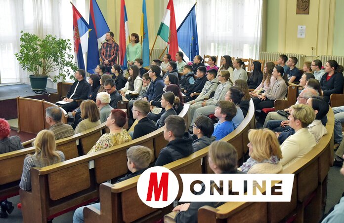 A városháza díszterme zsúfolásig megtelt az érdeklődőkkel (Fotó: Gergely Árpád felvétele)