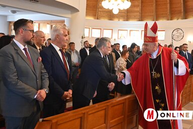 Szentmise a Lisieux-i Kis Szent Teréz-emléktemplomban (Fotó: Ótos András)