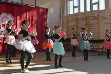 Az eseményt a diákok ünnepi műsora tette feledhetetlenné (Kállai Göblös Nikoletta felvétele)