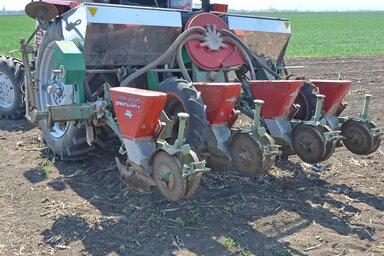 A miniszter szerint a támogatások kifizetésével a tavaszi munkálatok megkezdését segítették (Fotó: Ótos András)