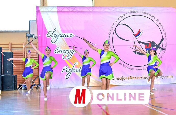 A díszes kosztümbe öltözött táncosok látványos produkciókat mutattak be (Fotó: Gergely Árpád felvétele)