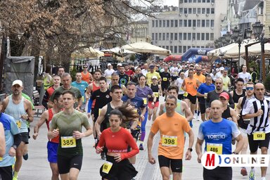 A futás sokak számára kikapcsolódás, stresszoldás vagy éppen énidő, amikor kiszakadhatnak a mindennapok rohanásából (Fotó: Dávid Csilla felvétele)