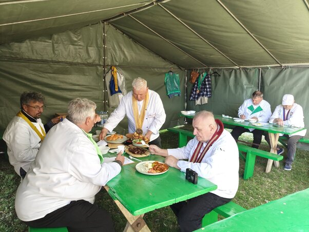 A szakértők tányérról tányérra haladva pontozták az ételeket