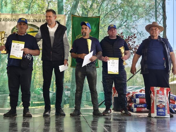 A kézi birkanyíró verseny bajnokai