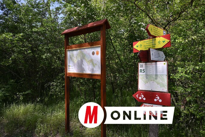 A kirándulók előzetesen is informálódhatnak a területek besorolásáról (Molnár Edvárd felvétele)