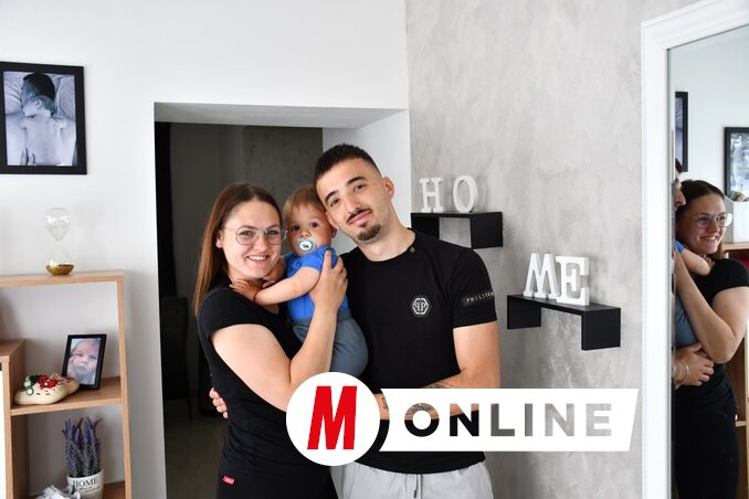Aleksandra és Nemajna Ikić a gyermekükkel (Fotó: Paraczky László)