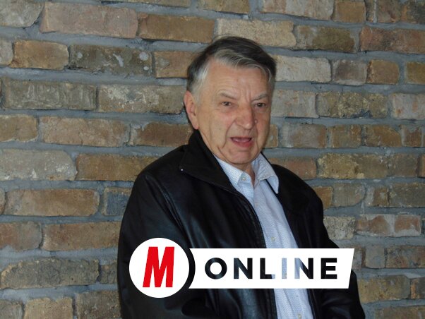 Dobai János, a tordai helyi közösség tanácselnöke tartotta meg A 250 éves Torda és Dobai József helytörténész munkássága címmel (Fotó: Vidács Hajnalka)