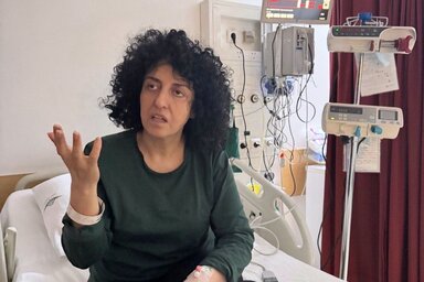A Nobel-békedíjas Nargesz Mohammadi egészsége annyira megromlott a börtönben, hogy ügyvédje szerint az életéért küzd (Fotó: Beta/AP)