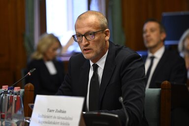 A miniszter fontosnak nevezte, hogy a közösségek maguk döntsenek arról, hogy ki és milyen formában képviselje őket (Fotó: MTI)