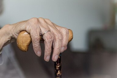 A tárcavezető cáfolta az ellenzék állításait a több százezer 100 év feletti választóról (Fotó: pixabay.com)
