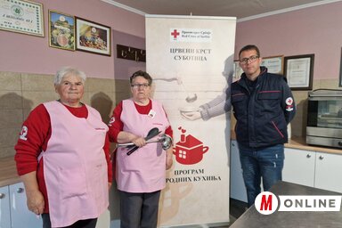 Önkéntesek és adományozók tartják életben a szabadkai népkonyhát (Fotó: Bartus Bella felvétele)