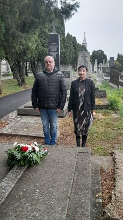Az MNT nevében Hugyik Richárd és Lennert Tímea koszorúzott