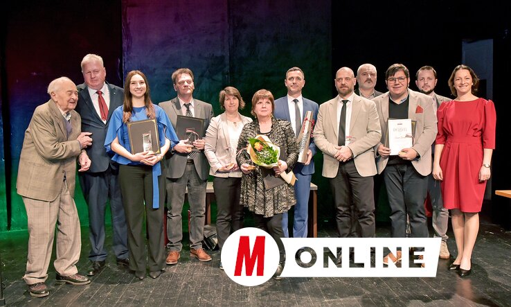 A VMÚE idei díjazottjai Homolya Horváth Ágnessel, az egyesület elnökével (Fotó: Gergely Árpád felvétele)