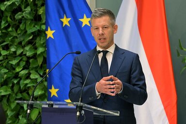 MTI/Szigetváry Zsolt/Magyar Péter miniszterelnök rendkívüli sajtótájékoztatóján