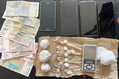 A rendőrség három személyt tartóztatott le kábítószer-birtkolás miatt (Fotó: MUP)
