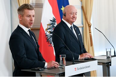 MTI/Illyés Tibor/ Magyar Péter és Christian Stocker közös sajtótájékoztatója Bécsben