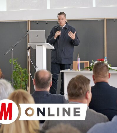Dr. Both Miklós a digitális eszközökkel történő népzeneoktatás megújításáról tartott előadást (Fotó: Gergely Árpád)