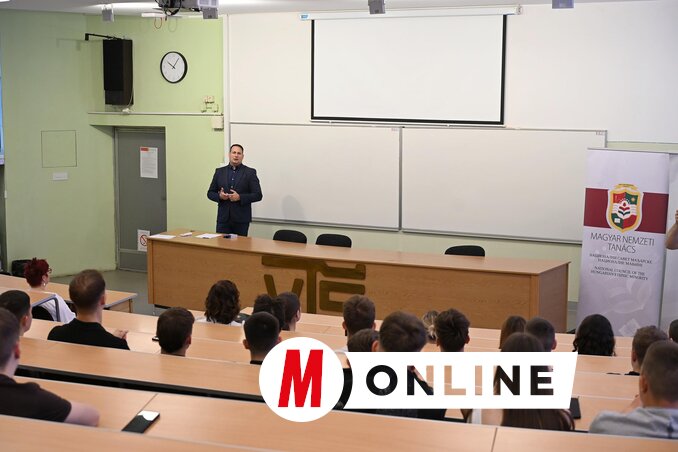 Fremond Árpád köszöntő beszédet mondott