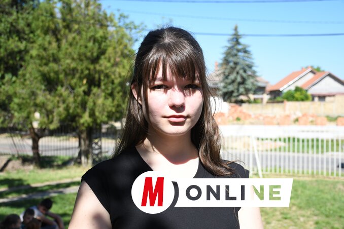 Gál Emese a hódmezővásárhelyi honvédképző középiskolát célozta meg (Fotó: Paraczky László)