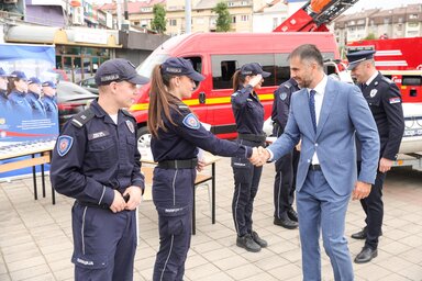 A belügyminisztérium védőszentjének ünnepe és a rendőrség napja alkalmából megrendezett ünnepségen részt vett Žarko Mićin polgármester is (Fotó: Grad Novi Sad)