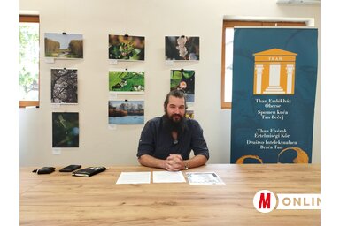 Fotó: Kancsár Izabella/ Jovanović Dániel, a rendezvény fő szervezője a Than Emlékházban megtartott sajtótájékoztatón