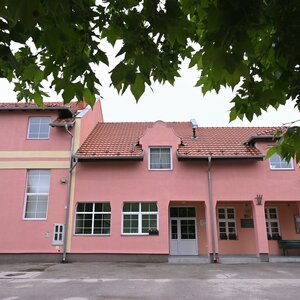 Fotó: Molnár Edvárd/Megújult külsővel fogadja a vendégeket a kultúrotthon