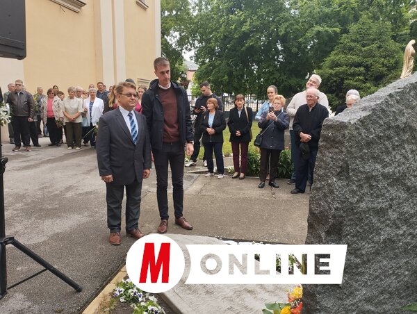 A VMSZ nevében dr. Molnár Viktor és Fehér Szabolcs koszorúzott