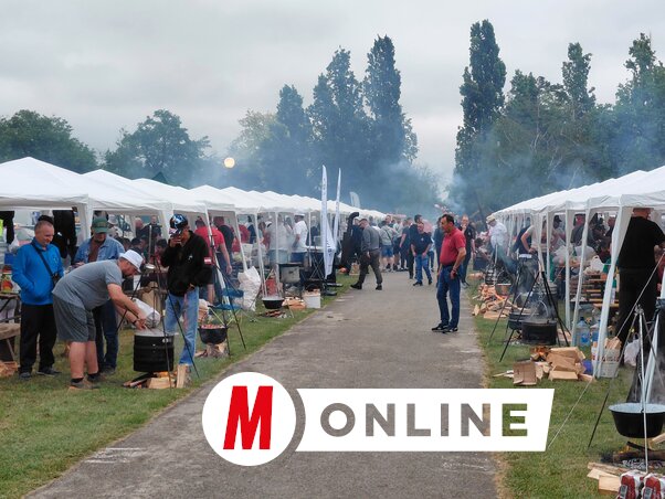 A temerini vásártéren 210 csapat mérte össze babfőző tudását (Fotó: Fúró Dénes felvétele)