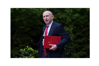 A védelmi miniszter azzal a véleményével indokolta távozását, hogy a brit fegyveres erők nem kapják meg azt a finanszírozást, amelyre a jelenlegi világhelyzetben szükségük lenne (Beta/AP)