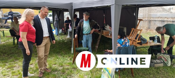 Kudlik Zoltán is megtekintette az alkotók munkáit (Fotó: Kancsár Izabella felvétele)