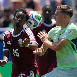 Al Amin beadását Buale Kuki fejelte a kapuba, beállítva az 1:1-es végeredményt (Fotó: Beta/AP)