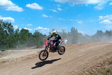 Rendkívül látogatott volt a topolyai motocrossverseny  (Kazinczy Paszterkó Diana felvétele)