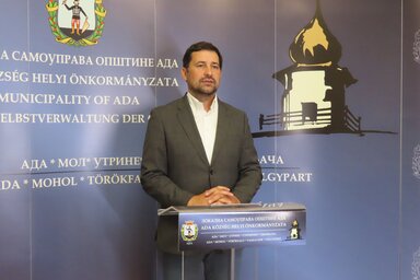 Bilicki Zoltán: Referendumot írunk ki az érvényben lévő helyi járulékról szóló határozat megszüntetéséről, tehát a helyi járulék megfizettetésének megszüntetéséről  (Csincsik Zsolt felvétele
