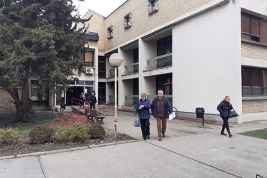 A betegszabadságok és tervezett éves szabadságok miatt több településen szünetel az ellátás, a pácienseket más rendelőkben fogadják