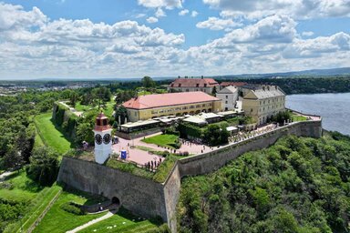 A péterváradi vár a közeljövőben átfogó felújításon és revitalizáción esik át. Ezt a polgármester már korábban bejelentette