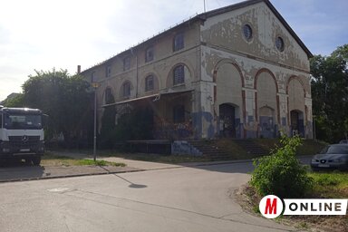 A tervezet egyik fontos eleme, hogy az ipari múlt egyik emblematikus épületét, a Cseh raktárat megőrzik, és kulturális funkciót szánnak neki az önkormányzat urbanistái (Fotó: Szeli Balázs)