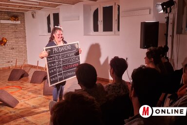 Szabadkán mutatták be a Kártevőrevü avagy az Expresszionista csótányok a 21. század hajnalán monodrámát (Fotó: Bartus Bella felvétele)
