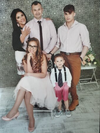 Kiskomáromi Gabriella és férje, László, valamint gyermekeik, Zsombor, Zsolna és Kolozs (Fotó: Kiskomáromi Gabriella/Archívum)