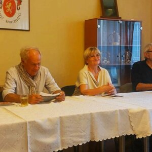 A nemesmiliticsi könyvbemutató résztvevői / Fotó: Pelt Ilona