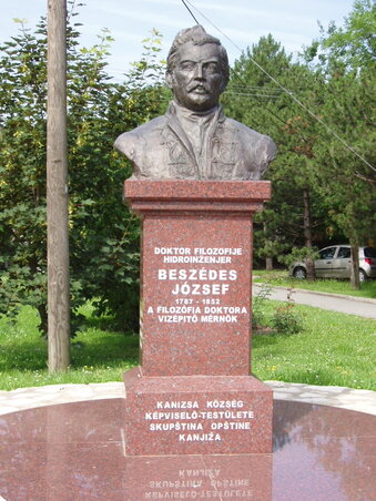 Beszédes József magyarkanizsai szobra