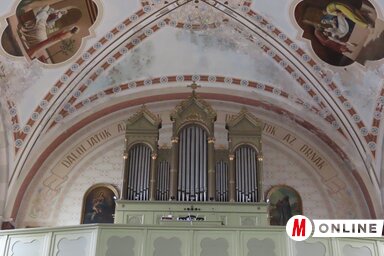 A nyáron felújítják a karzatot és a boltozatot a moholi templomban (Csincsik Zsolt felvétele)