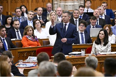 MTI/ Magyar Péter viszontválaszt ad a parlamentben