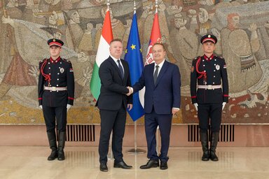 Pósfai Gábor és Ivica Dačić a migráció, az embercsempészet és a szervezett bűnözés elleni együttműködés további erősítéséről egyeztetett Belgrádban (Fotó: Beta)
