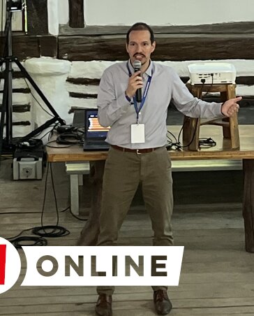 Dr. Constantinovits Milán (Fotó: Vojter Kitti felvétele)