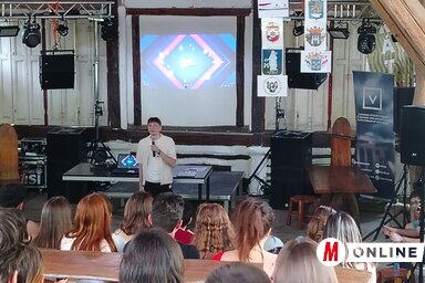 Halász Zoltán, a rendezvény fő szervezője konferálta fel az előadókat/Tóth Péter felvétele