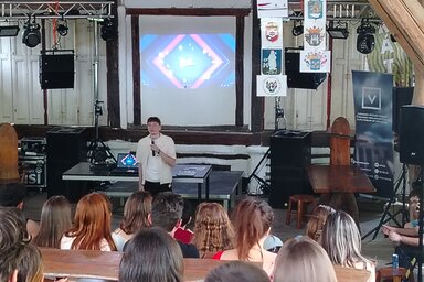 Halász Zoltán, a rendezvény fő szervezője konferálta fel az előadókat/Tóth Péter felvétele